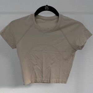 Swiftly Tech Cropped Short Sleeve 2.0
